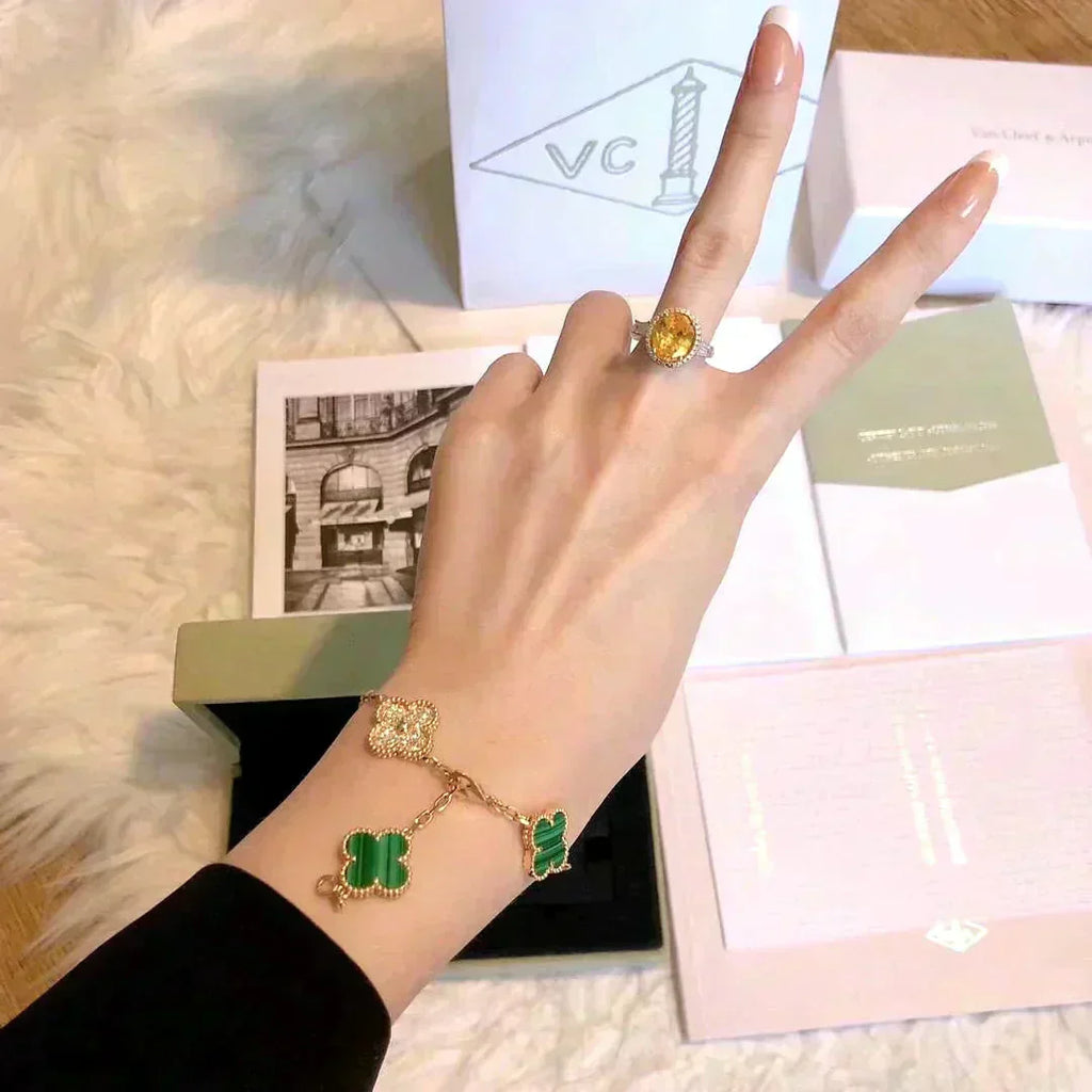 [Dream]New  CLOVER 5 MOTIF MALACHITE BRACELET COLLECTION