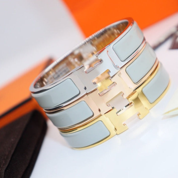 „Dream“-Armband in Hellblau