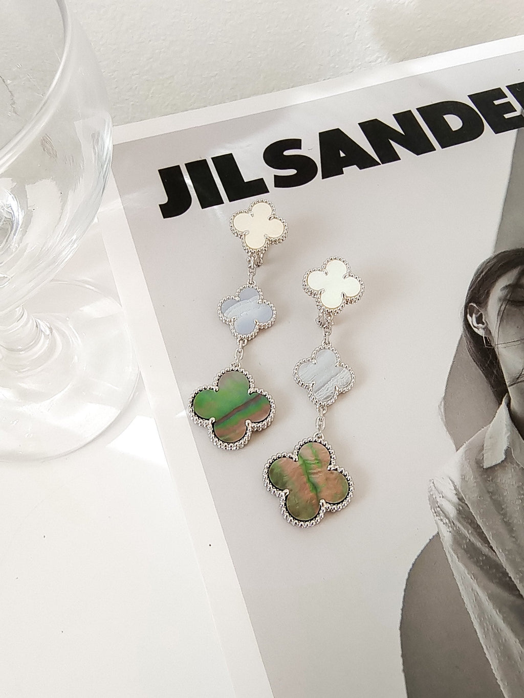 ¡®Dream¡¯CLOVER 3 MOTIFS CHALCEDONY DARK MOP SILVER EARRINGS