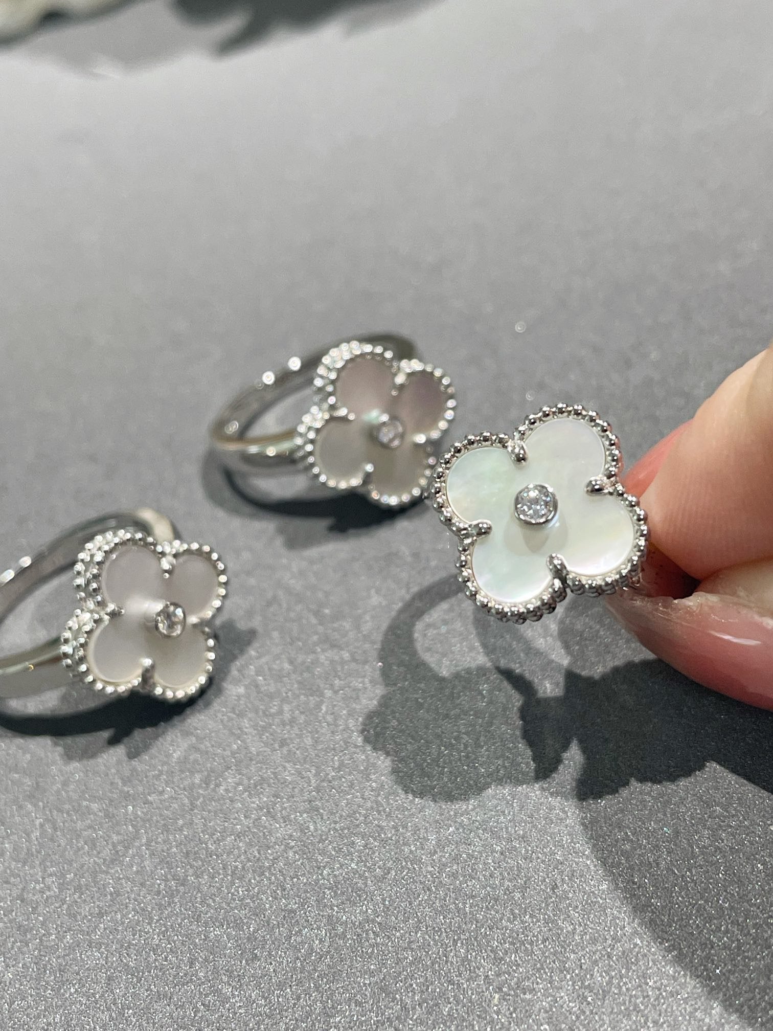 ¡®Dream¡¯CLOVER SILVER MOP DIAMOND RING