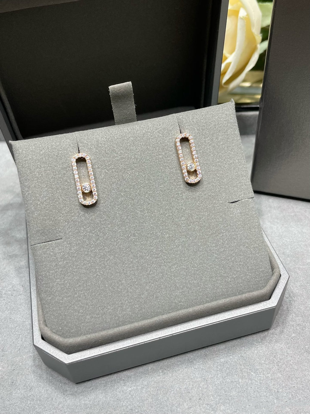 [Dream ]MOVE UNO STUD DIAMOND PAVED EARRINGS