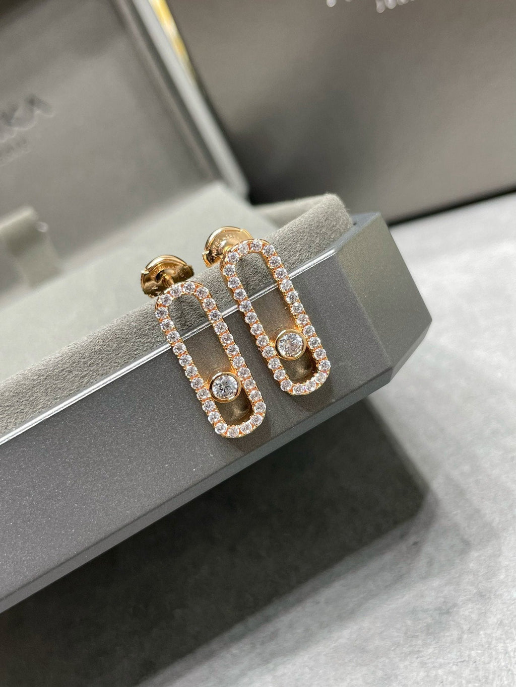 [Dream ]MOVE UNO STUD DIAMOND PAVED EARRINGS