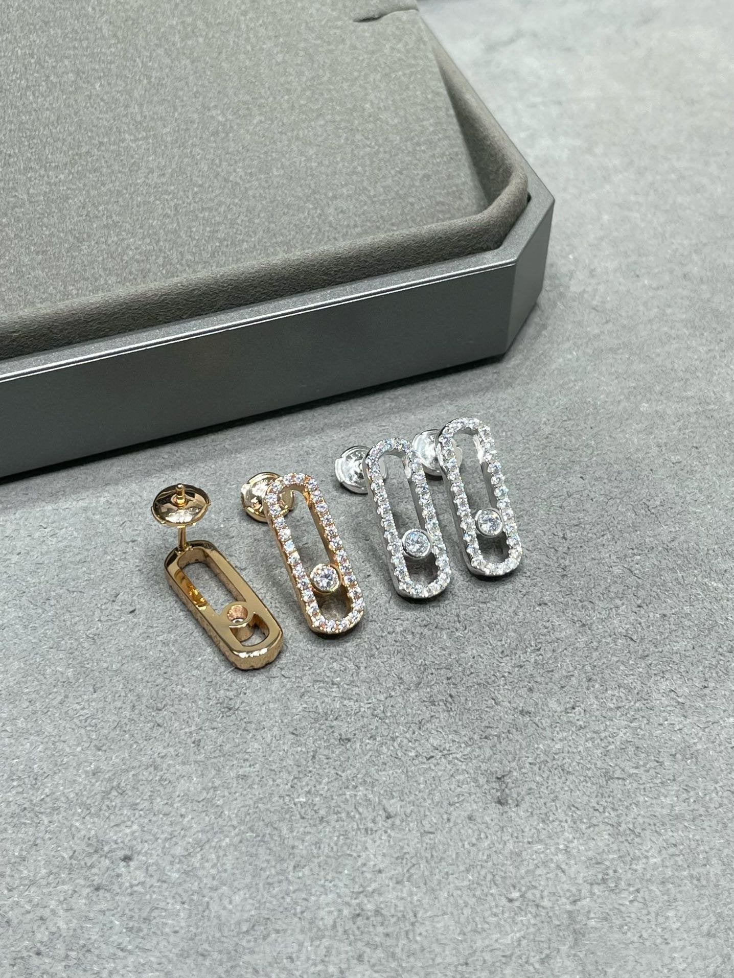 [Dream ]MOVE UNO STUD DIAMOND PAVED EARRINGS