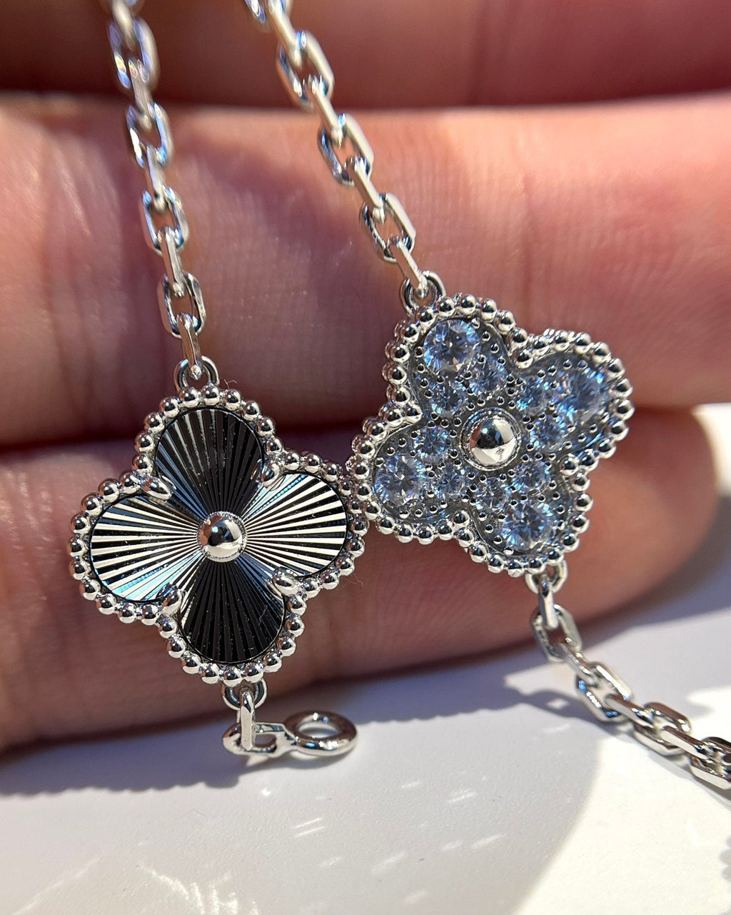 [Dream]New  CLOVER 5 MOTIF LASER BRACELET COLLECTION