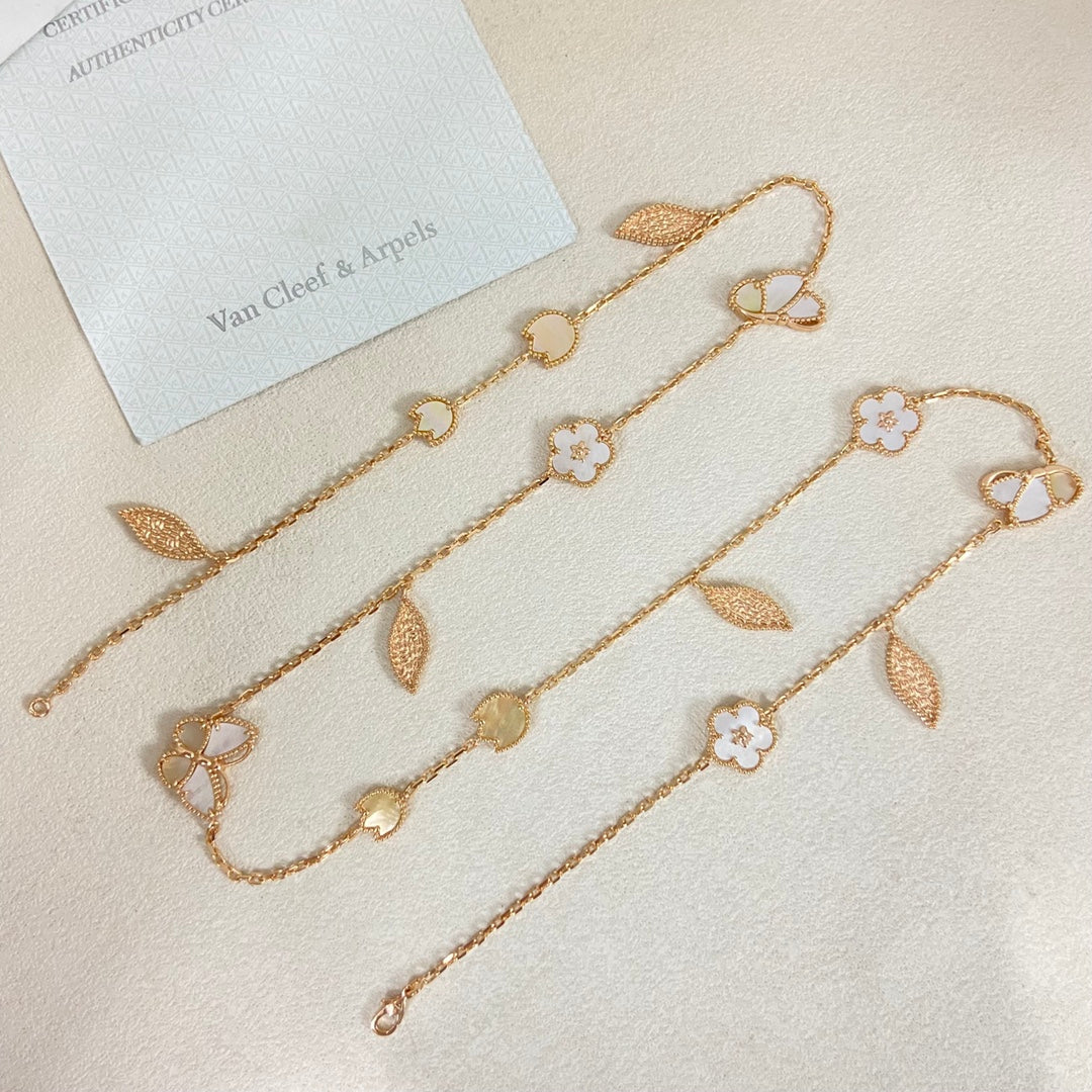 [Dream] 26 NEW CLOVER LUCKY LIGHT YELLOW AND WHITE SET