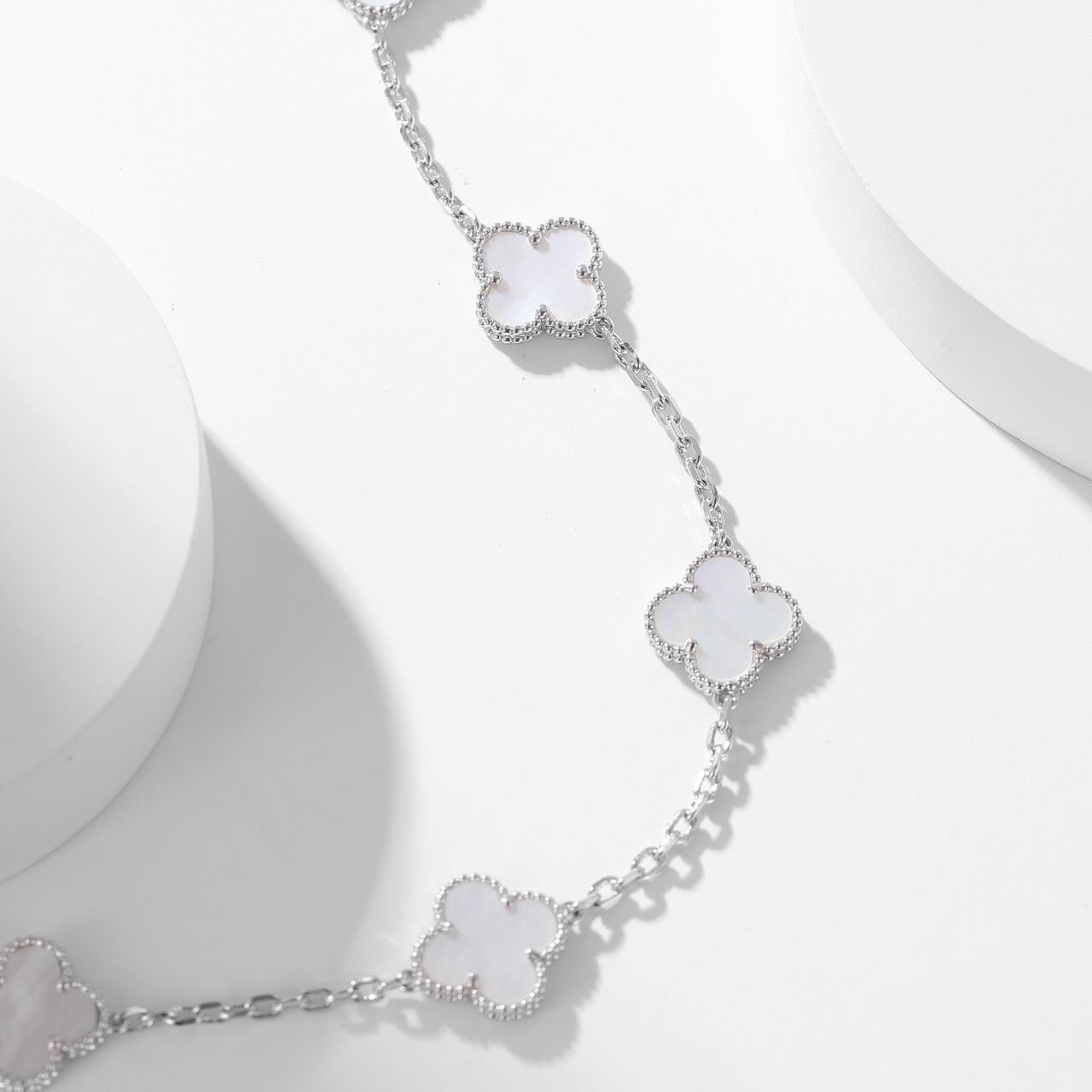 ¡®Dream¡¯CLOVER 10 MOTIFS WHITE MOTHER OF PEARL NECKLACE