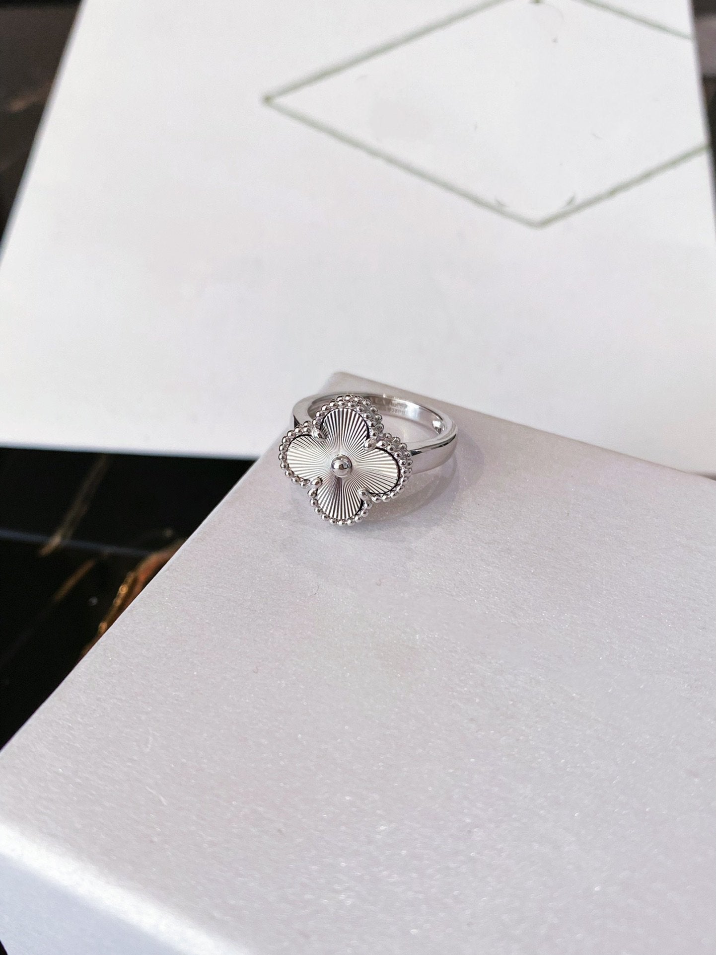 ¡®Dream¡¯CLOVER SILVER RING