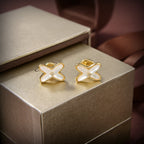 ¡®Dream¡¯JEUX DE WHITE MOP GOLD DIAMOND EARRINGS