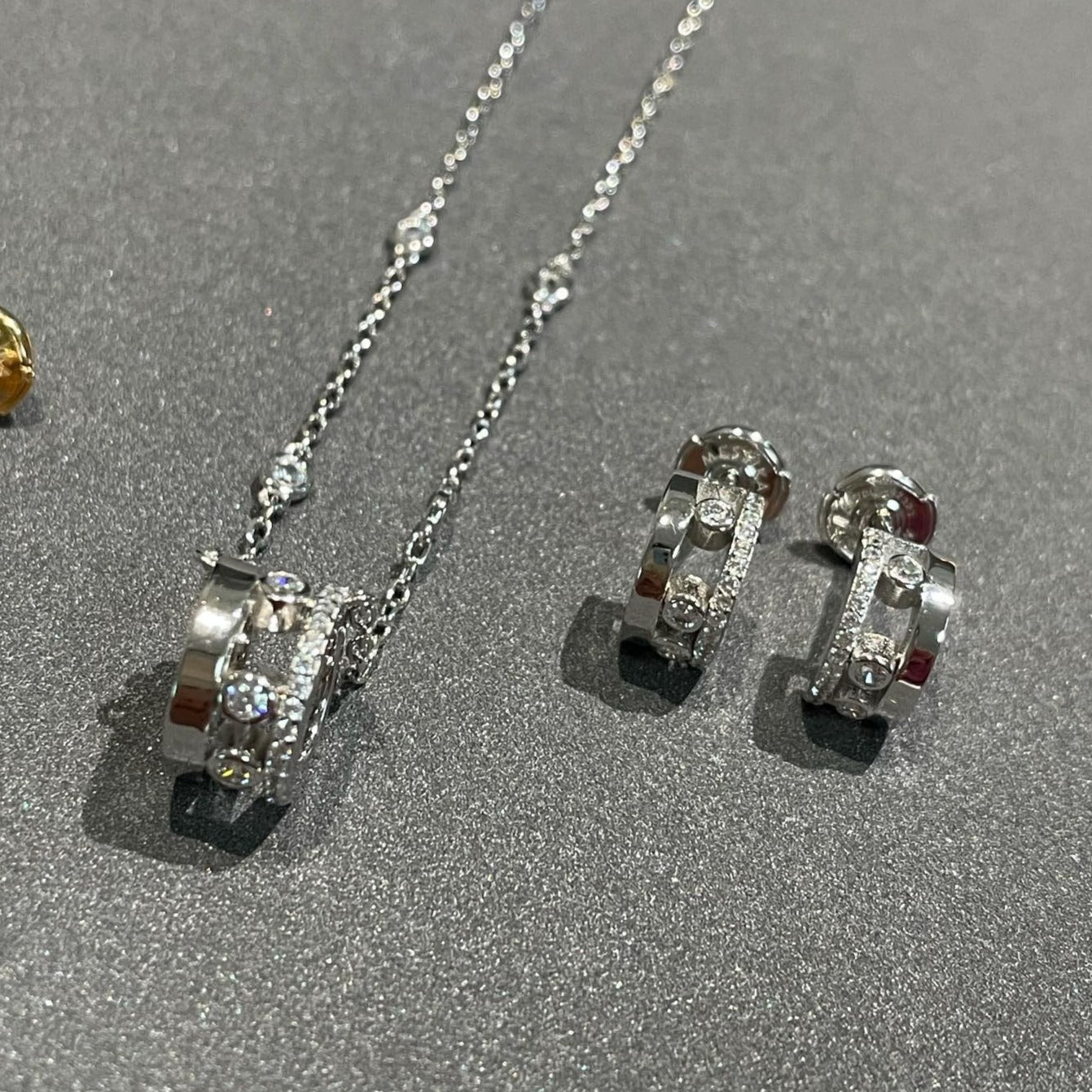 [Dream ]CHAIN MOVE ROMANE PEDAND NECKLACE
