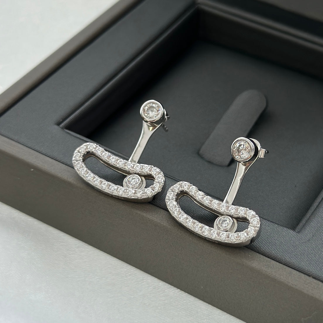 [Dream ]MOVE UNO SILVER DIAMOND EARRINGS