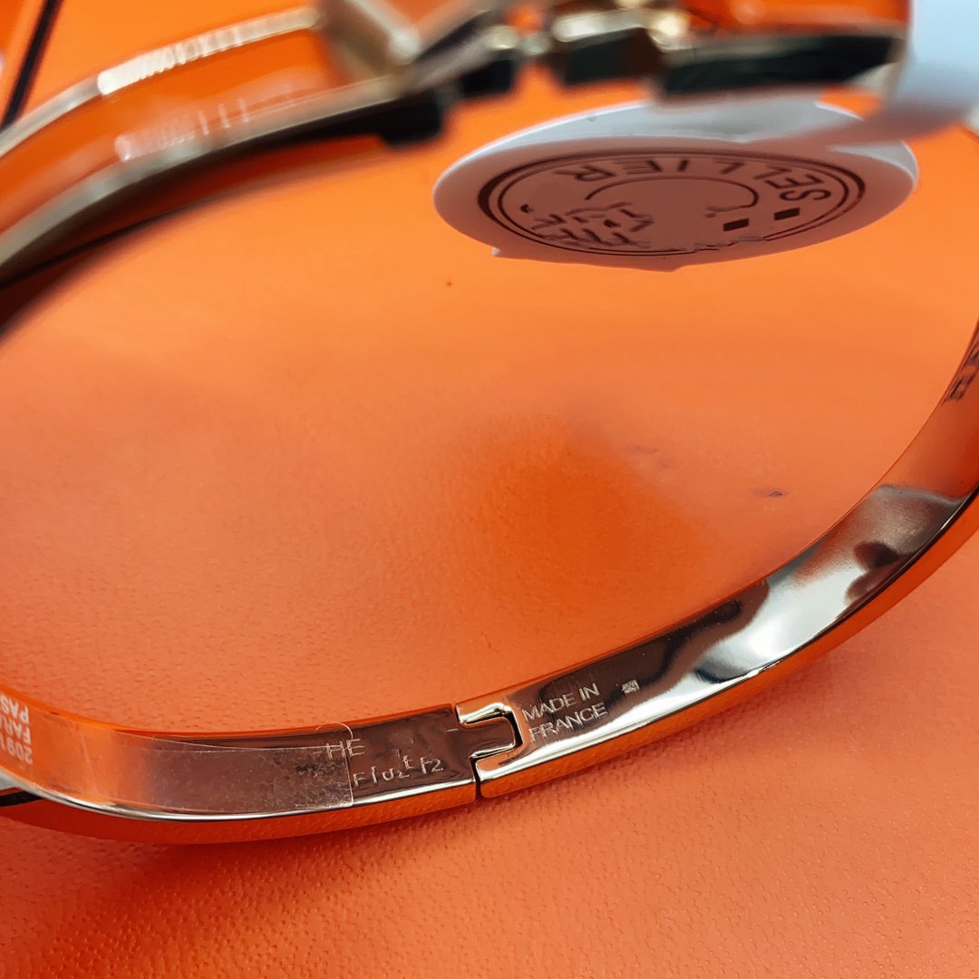 „Dream“CLASSIC HM CLIC ROTES 8MM EMAILLE-ARMBAND
