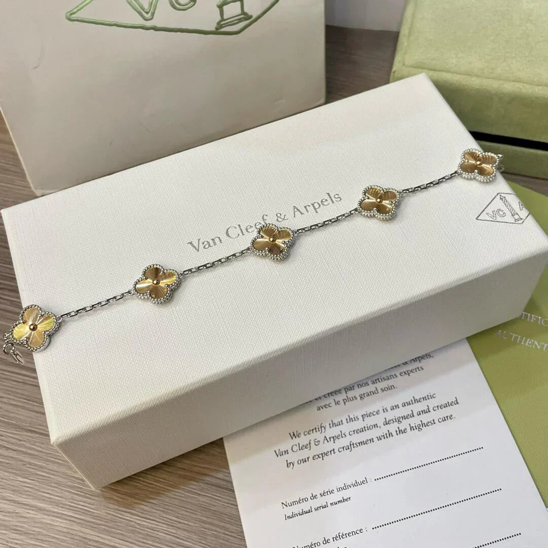 [Dream]New  CLOVER 5 MOTIF LASER BRACELET COLLECTION