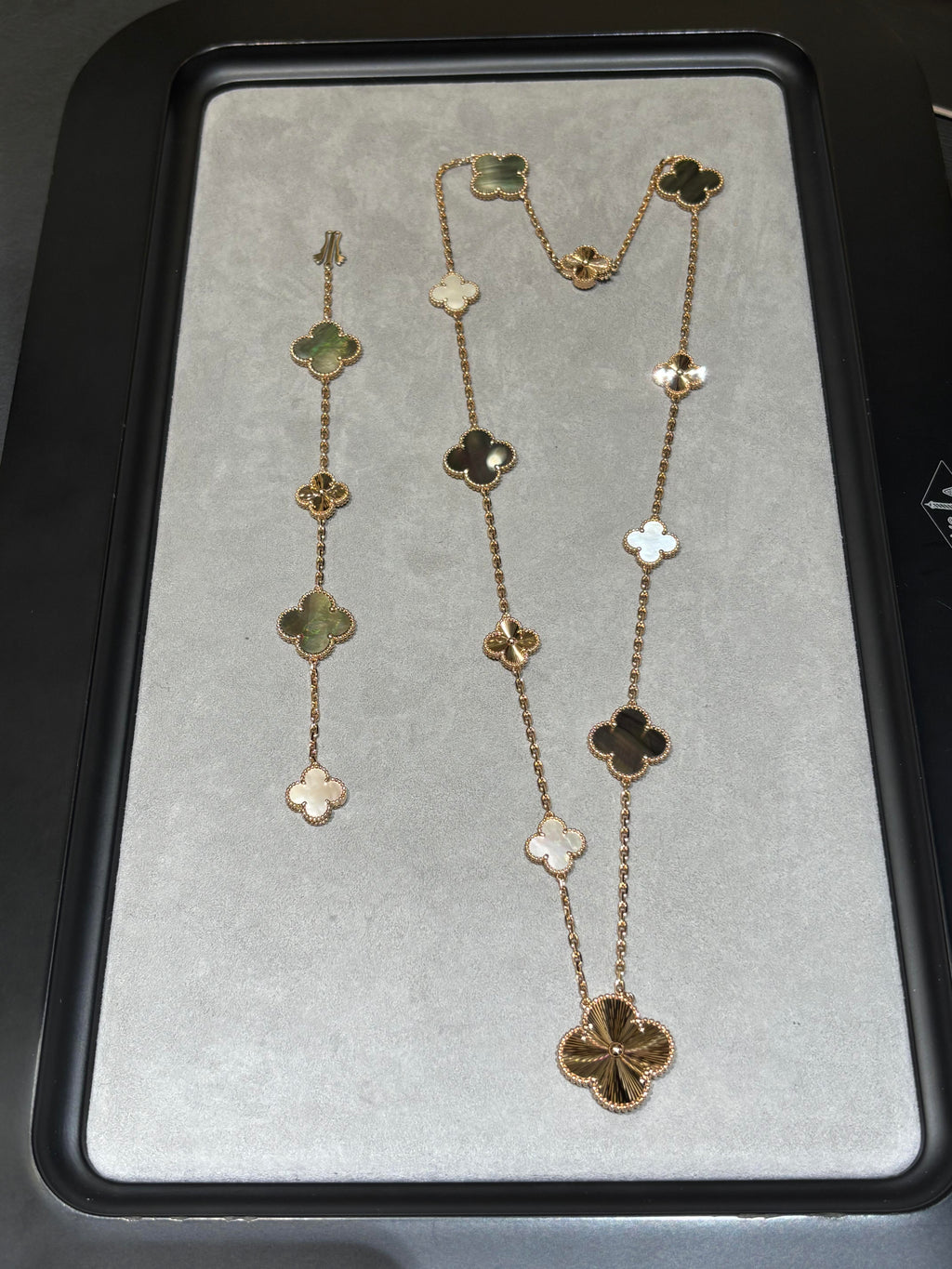[¡®Dream¡¯] 25 NEW CLOVER 15 MOTIFS GRAY MOTHER-OF-PEARL