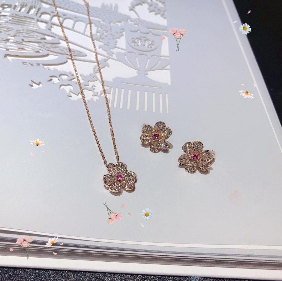 ¡®Dream¡¯FRIVOLE PINK GOLD FLOWER DIAMOND EARRINGS