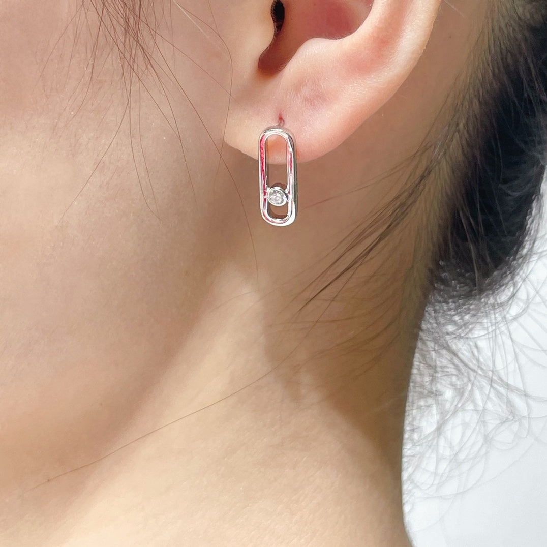 [Dream ]MOVE UNO SMALL 1 DIAMOND EARRINGS