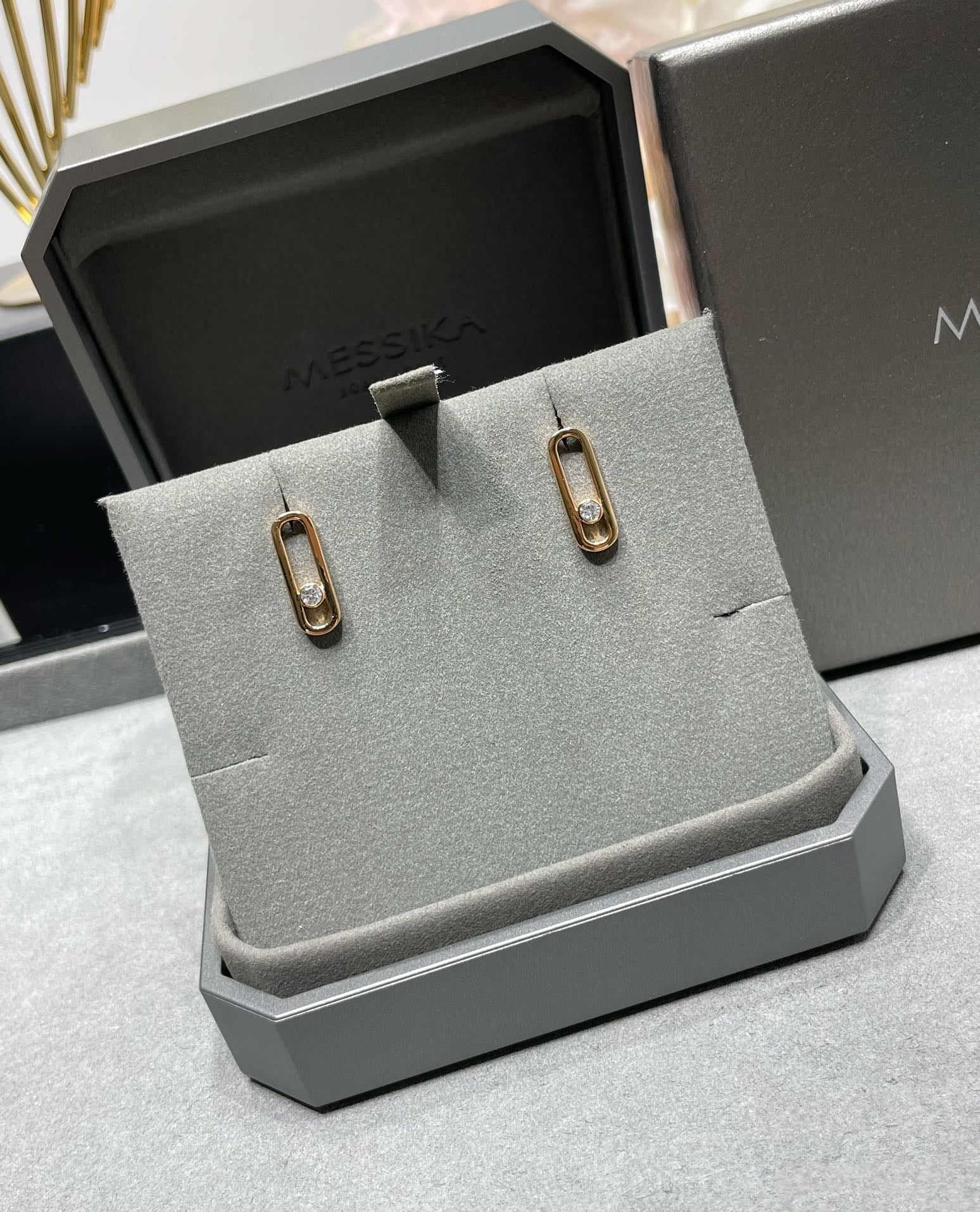 [Dream ]MOVE UNO SMALL 1 DIAMOND EARRINGS